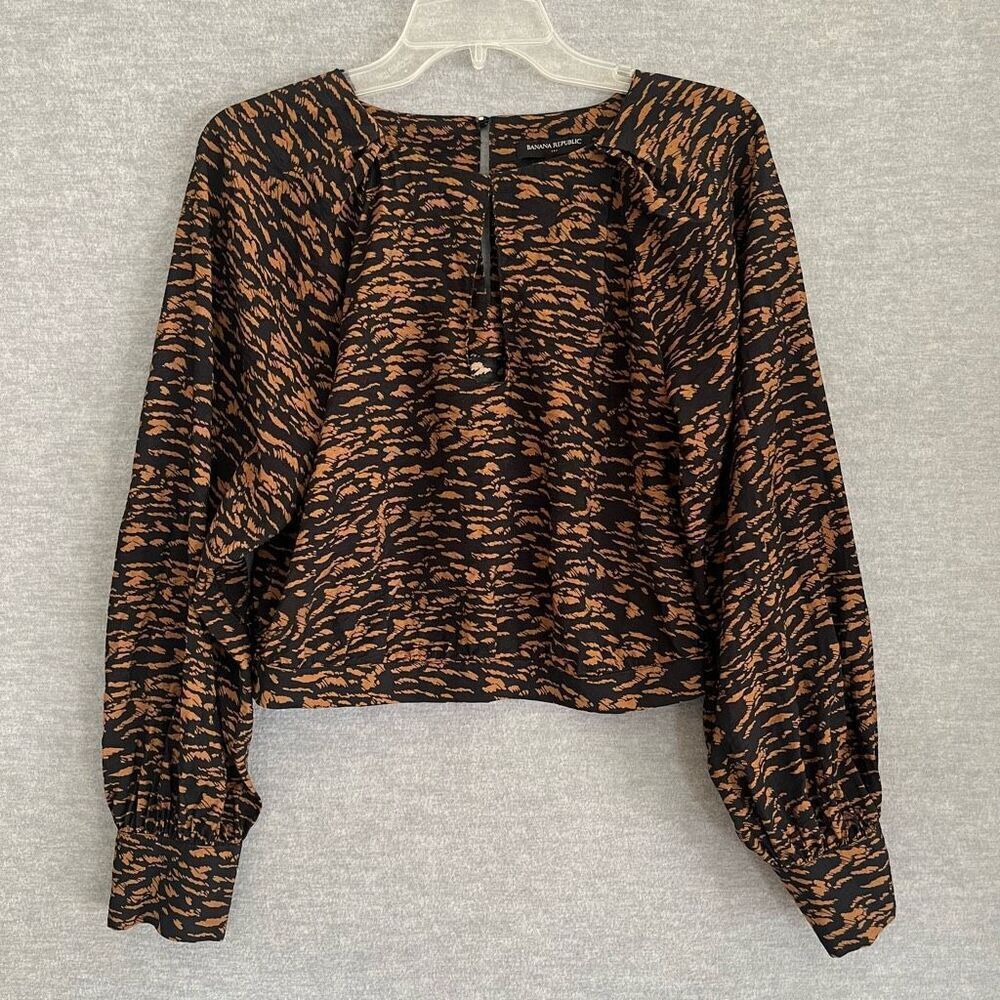 Banana Republic Keyhole Cropped Top Womens Small Bishop Sleeve Exotic Mob Wife